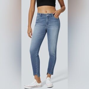HALARA Light Blue Ankle Jeans. Incredibly Soft. Size small. NWT